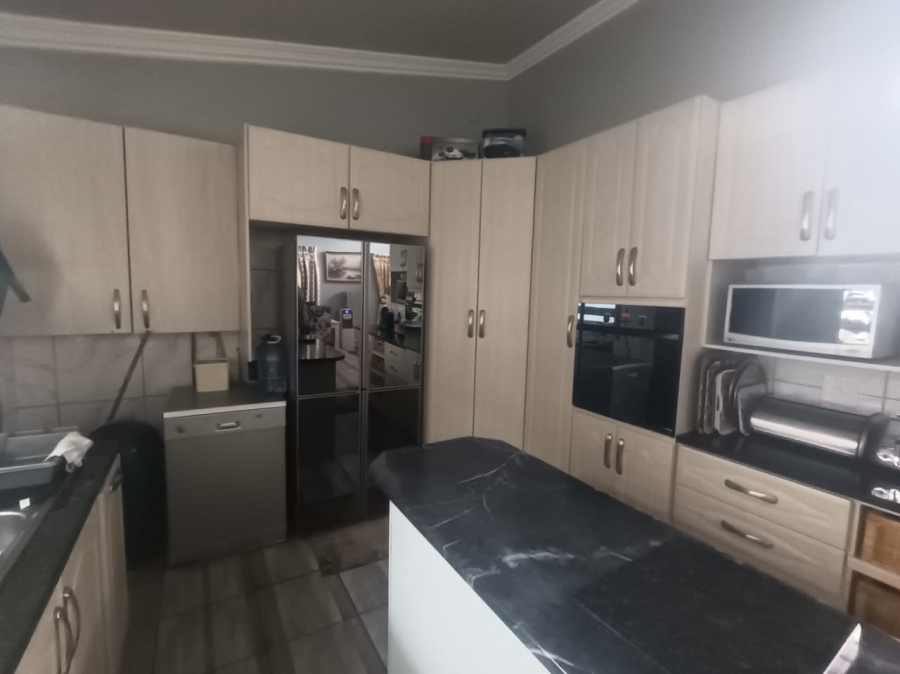 4 Bedroom Property for Sale in Hadison Park Northern Cape